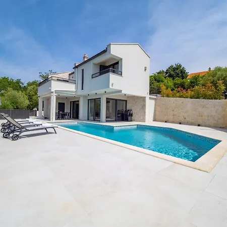 Greta Heated Pool 40m2, Sea View