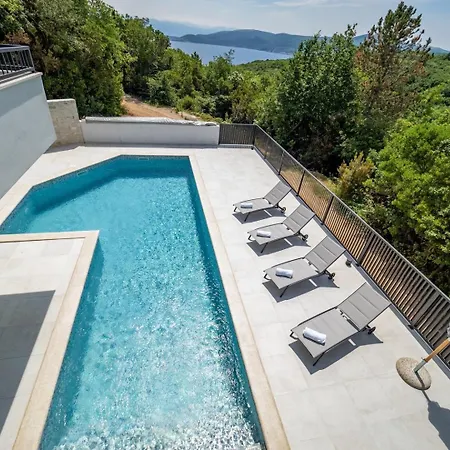 Greta Heated Pool 40m2, Sea View Villa